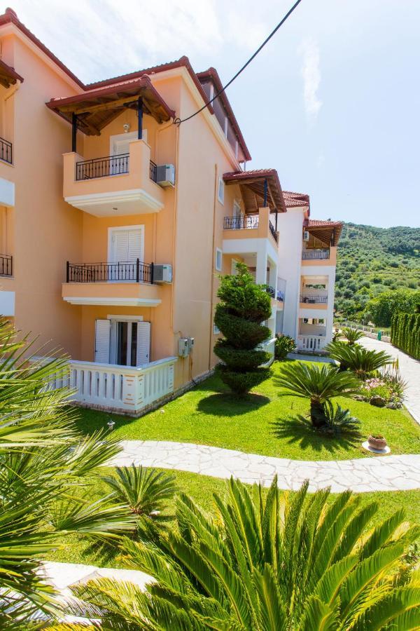 Tropical Apartments Parga Bagian luar foto